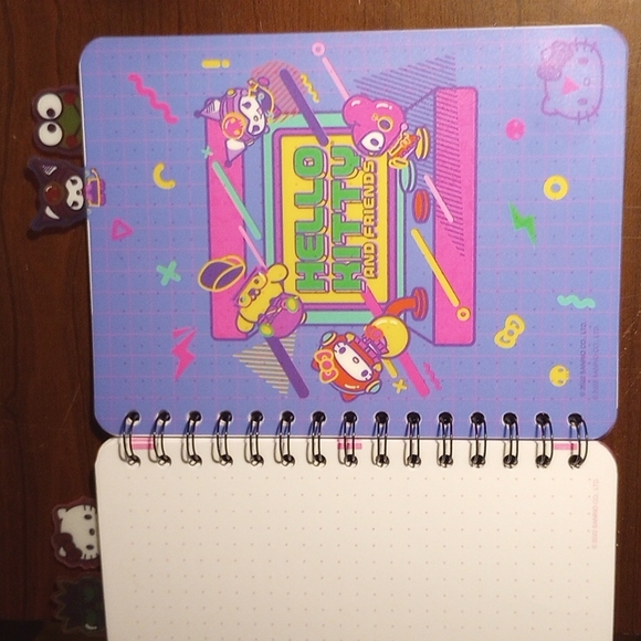 Hello Kitty Notebook 😺 - Picture 4 of 6